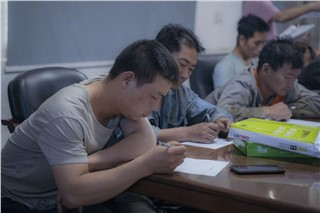 朝陽集團(tuán)開展行車和有限作業(yè)空間安全操作培訓(xùn)、道路交通安全培訓(xùn)